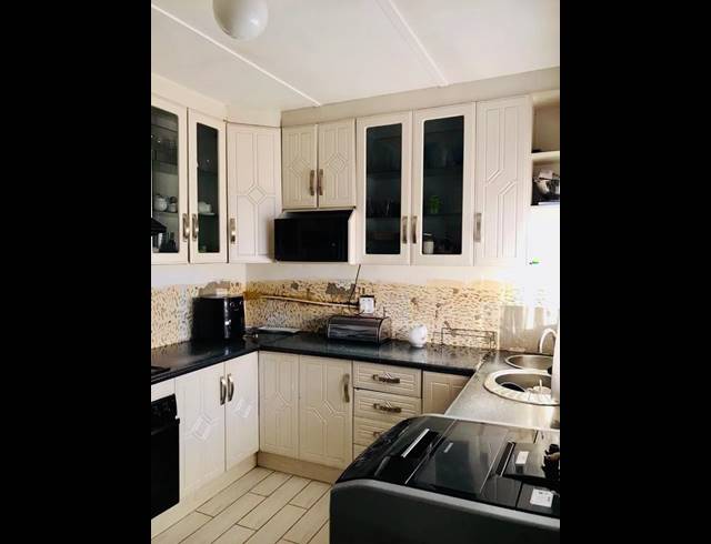 3 BEDROOM HOUSE FOR SALE IN VANDERBIJLPARK CE 2